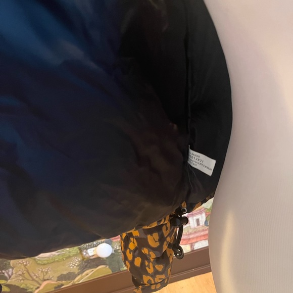 The North Face Leopard Print 1996 Retro Cropped Nuptse 700 - Leopard, size s - Picture 6 of 13